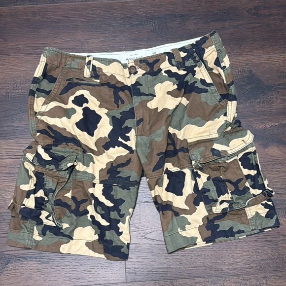 MUSCLE ALIVE NEW YORK CARGO SHORTS CAMO SIZE 36 - Picture 1 of 7